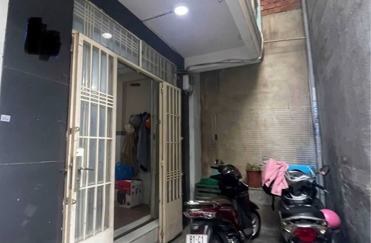 Nhà 2 tầng hẻm yên tĩnh, tiện nghi ở Tân Phú... Bán nhà riêng tại Phú Thọ Hòa, Hồ Chí Minh 01