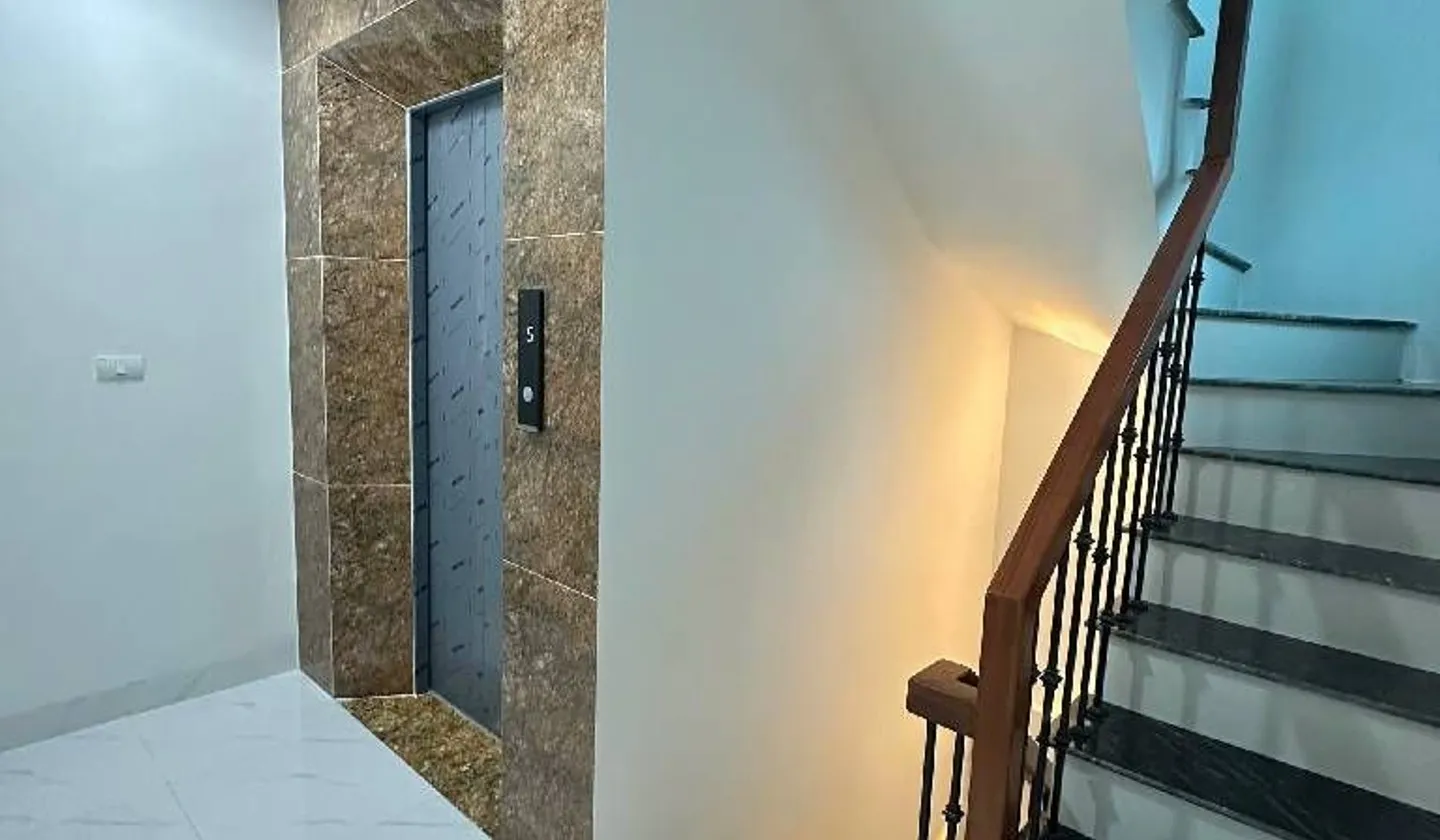 🏡 NHÀ 5 TẦNG - Ô TÔ ĐỖ CỬA – NGÕ THÔNG Ô TÔ – THANG MÁY CHẠY ÊM... Bán nhà riêng tại Tây Mỗ, Hà Nội 01