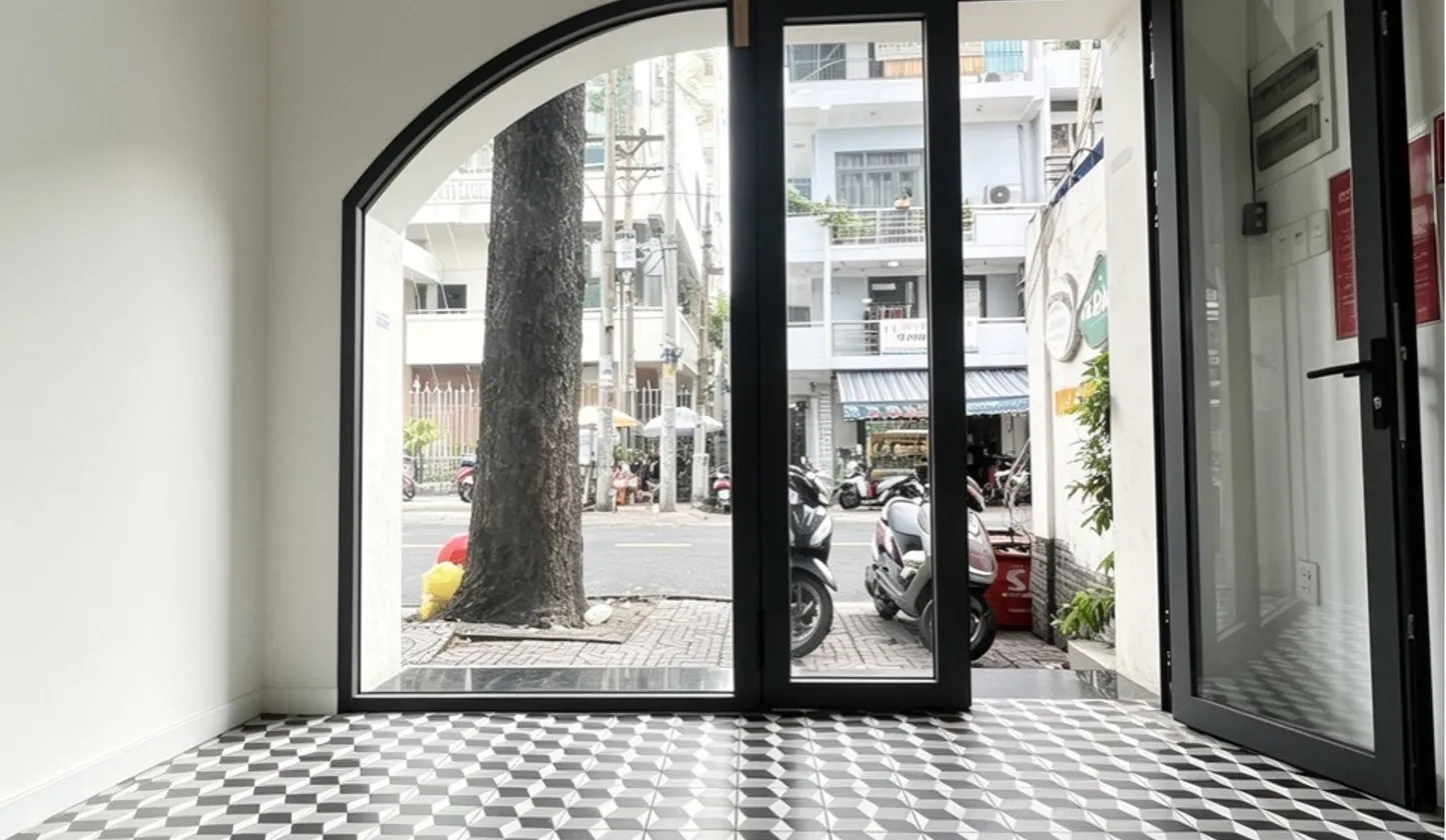 Nhà phố sang trọng mặt tiền đường Ngô Quyền, trung tâm Quận 10... Bán nhà mặt phố tại Diên Hồng, Hồ Chí Minh 01