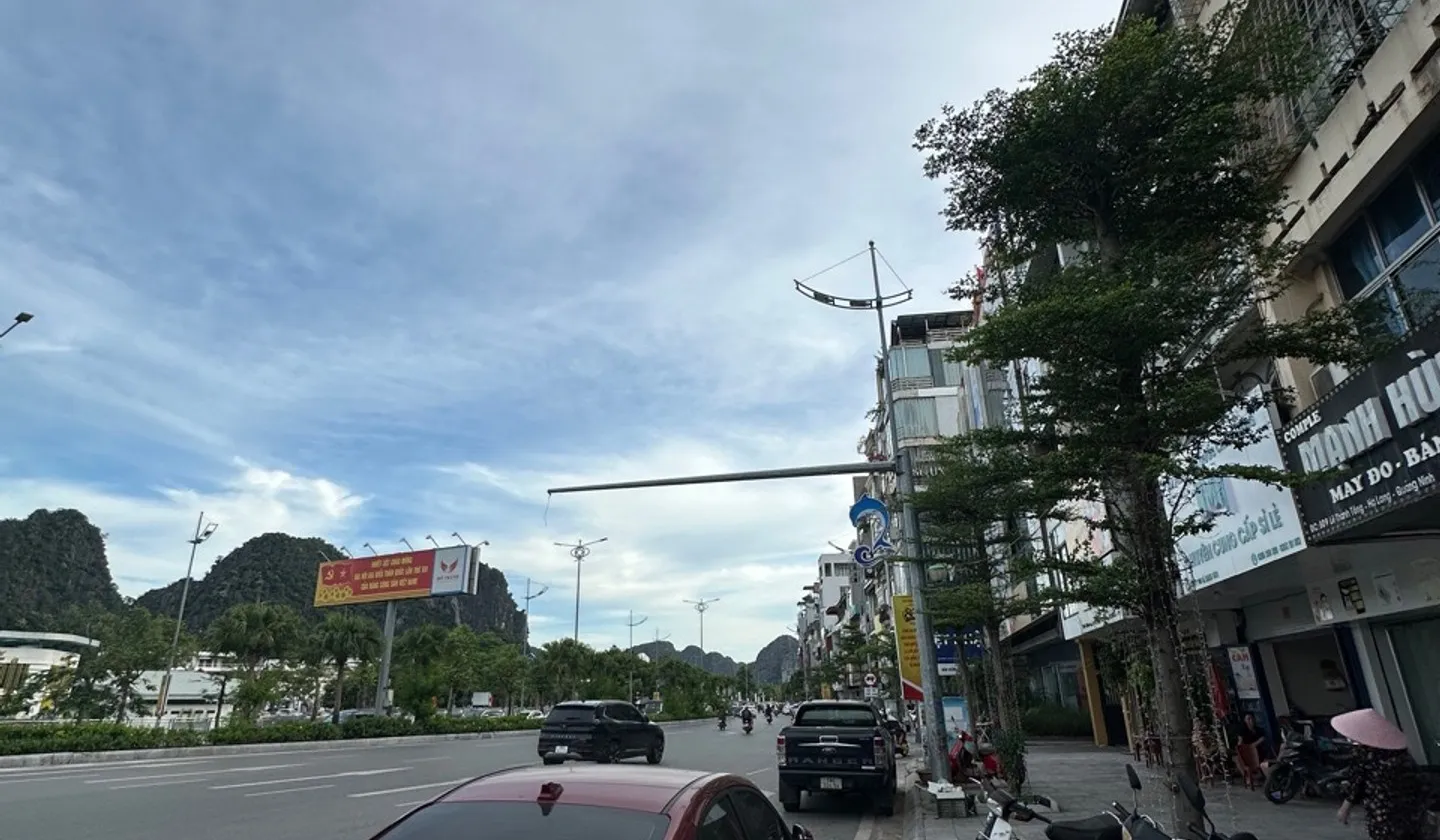 Nhà mặt phố - 40m² - Hồng Gai, Hạ Long, Quảng Ninh - 4.05 tỷ... Bán nhà mặt phố tại Hồng Gai, Quảng Ninh 01
