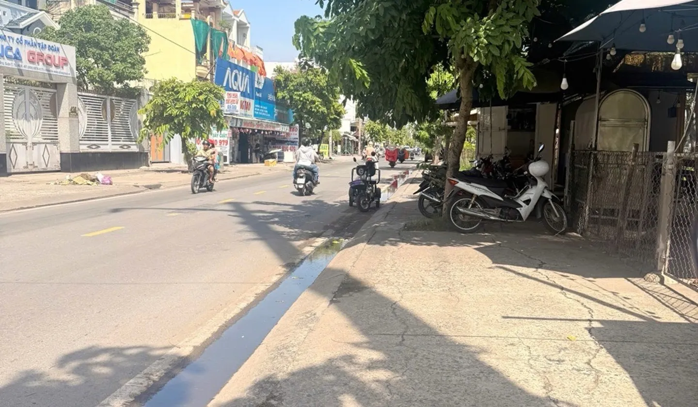 Nhà mặt phố Quận 7 giá sốc, diện tích rộng, tiện nghi đầy đủ... Bán nhà mặt phố tại Tân Hưng, Hồ Chí Minh 01