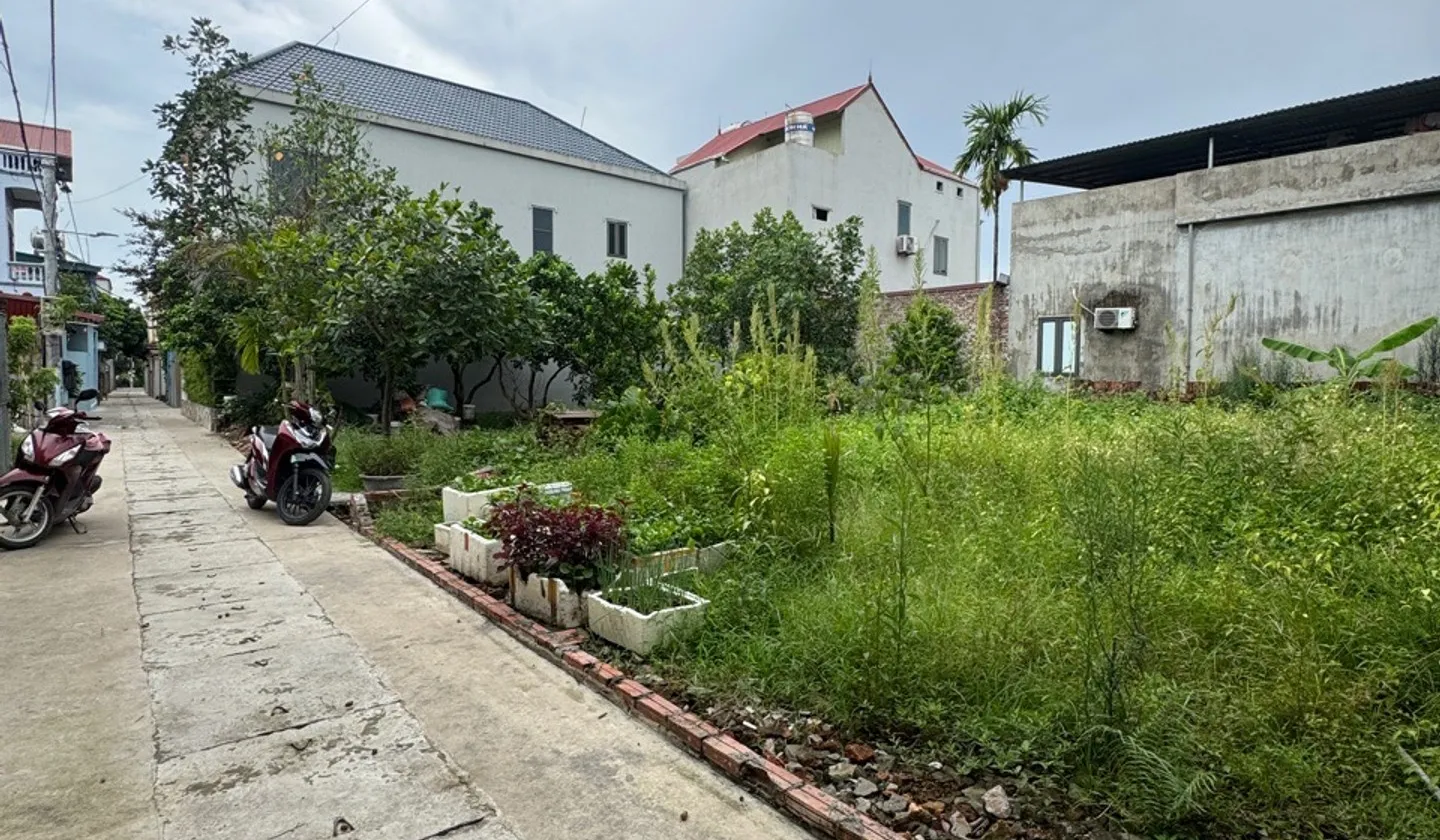 101M PHÙ TRÌ – CHỦ GIẢM 400TR CÒN 3,7 TỶ!
✅ Full thổ cư | MT = hậu 7,27m
🚗 Ngõ 3m, ô tô con vào t... Bán đất tại Quang Minh, Hà Nội 01