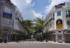 🔥🔥 NHÀ 3 TẦNG VỪA MỚI HOÀN THIỆN- KDC INCON CENTRAL,P.DĨAN- DIỆN TÍCH 60M2- SHR HOÀN CÔNG CHUẨN C... Bán nhà mặt phố tại Dĩ An, Hồ Chí Minh 01