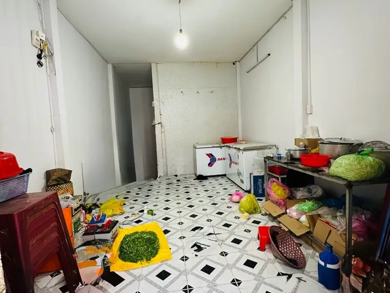 ​Ô tô ngủ trong nhà Lê Văn Quới Bình Tân, 58m2 nở hậu, 5.5 tỷ... Bán nhà riêng tại Bình Trị Đông, Hồ Chí Minh 01