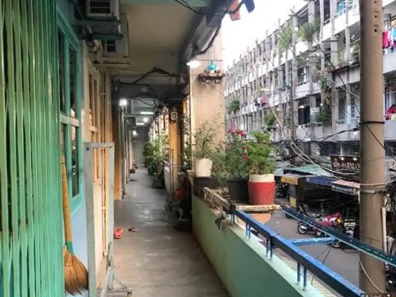 Chợ Hoa Đầm Sen kinh doanh ngày đêm.
P112... Bán căn hộ chung cư tại Hòa Bình, Hồ Chí Minh 01
