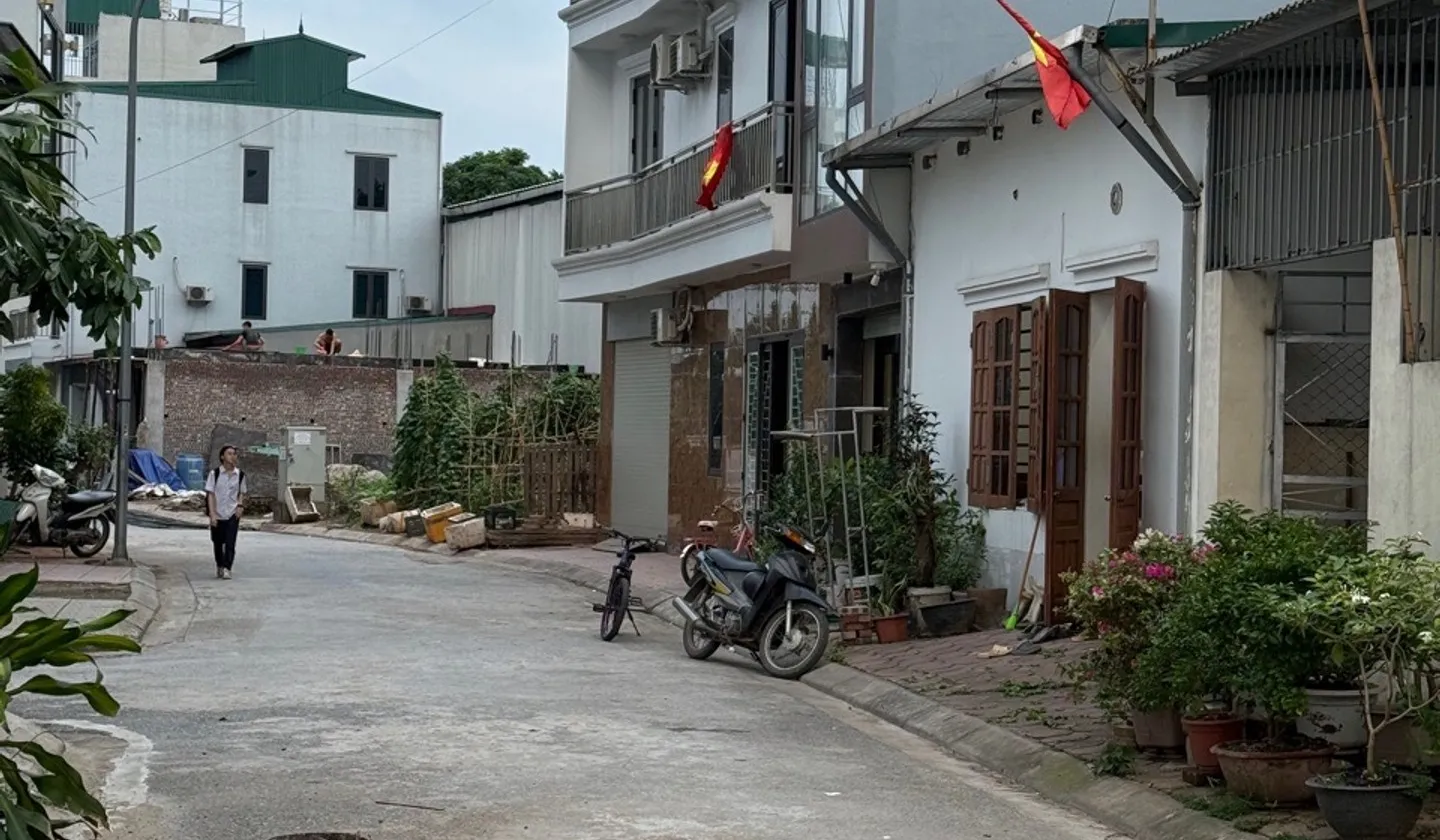 BÁN ĐẤT DÃN DÂN CỰ KHỐI LONG BIÊN - Ô TÔ TRÁNH - ĐẤT NỞ HẬU -34m2 - 6.25 tỷ... Bán đất tại Long Biên, Hà Nội 01
