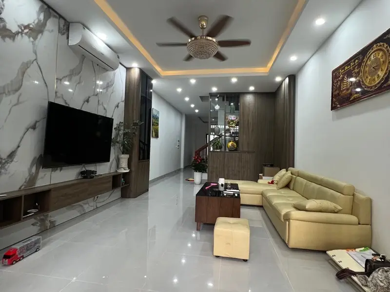 Bán nhà Ngô Gia Tự, Long Biên 92m, 14 tỷ. Thang máy, gần phố, ở ngay!... Bán nhà riêng tại Việt Hưng, Hà Nội 01