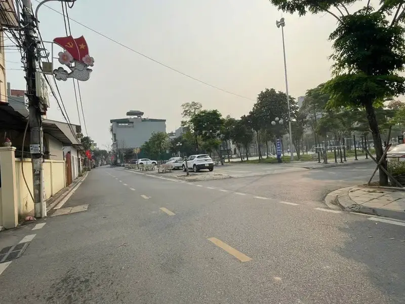 Hàng đẹ
👉tiện tích: 40m 
👉MT=Hậu: 4.98m full thổ cư
👉Đường trước đất thoáng rộng, ô tô 🚘 thôn... Bán đất tại Sóc Sơn, Hà Nội 01