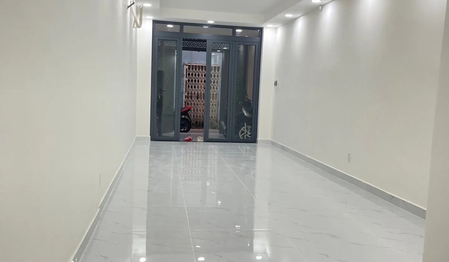 Nhà 2 tầng 70m2 hẻm rộng, Lạc Long Quân, giá 8.3 tỷ... Bán nhà riêng tại Bảy Hiền, Hồ Chí Minh 01