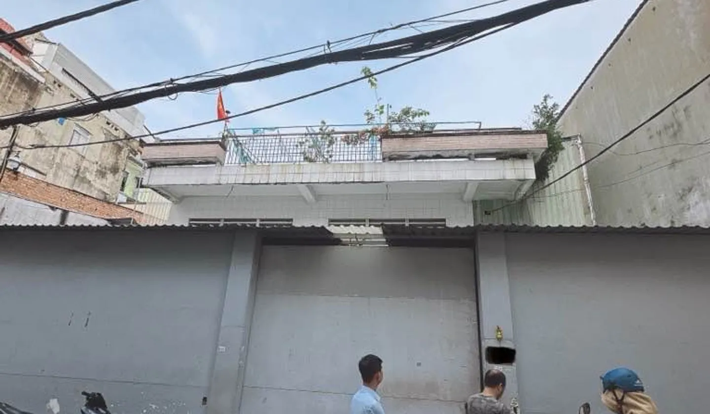 Bán nhà riêng 3 tầng tại trung tâm quận Tân Phú, diện tích rộng 270m2... Bán nhà riêng tại Tân Phú, Hồ Chí Minh 01
