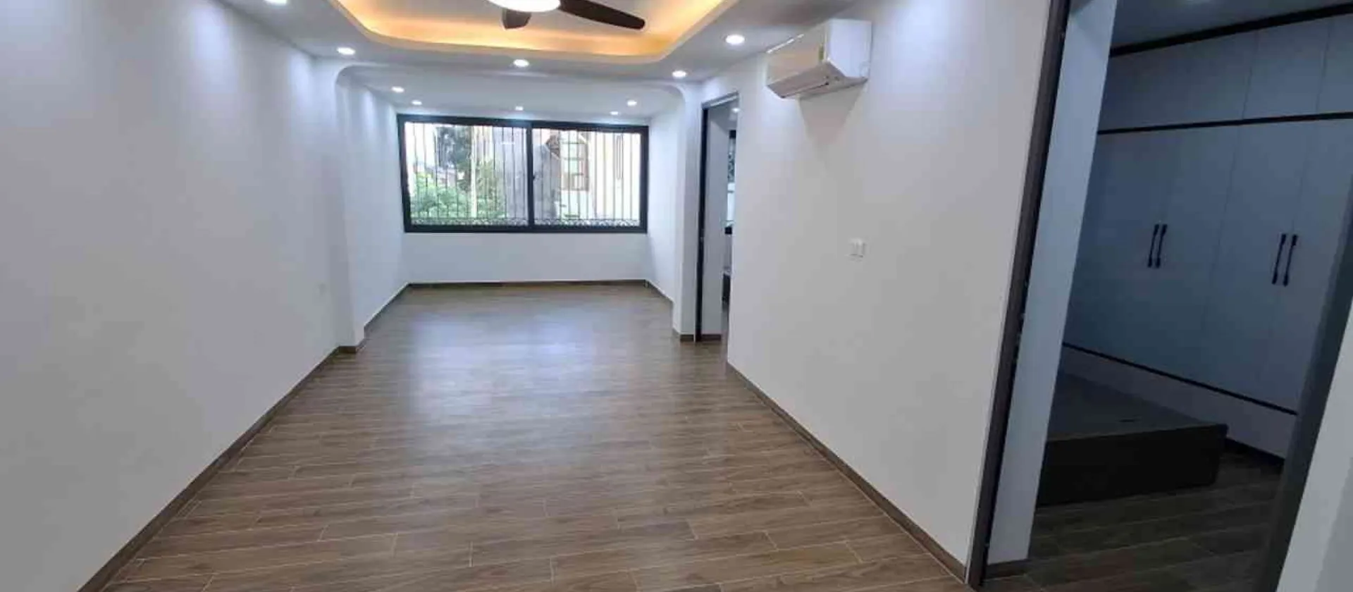 Căn hộ sống sang tại trung tâm Ba Đình, rộng rãi và tiện nghi... Bán căn hộ chung cư tại Giảng Võ, Hà Nội 01