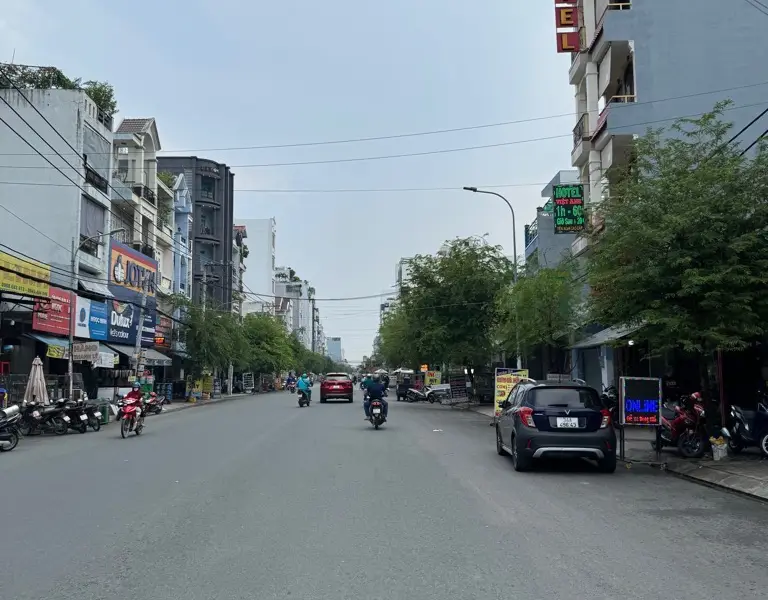 Nhà 2 tầng rộng rãi, vị trí đẹp ngay Tân Bình... Bán owner_side tại Tân Bình, Hồ Chí Minh 01