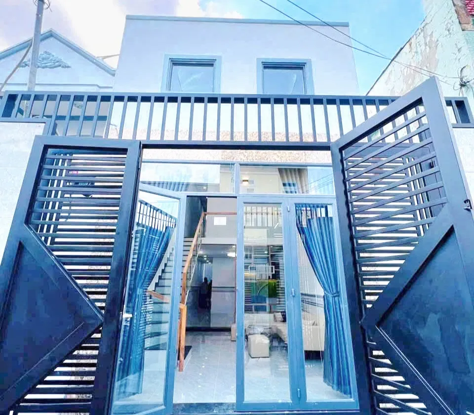 🏡NHÀ 4M x 15M_ 3 PHÒNG NGỦ_HẺM XE HƠI ĐỖ CỬA_LÊ VĂN KHƯƠNG GẦN CẦU VƯỢT TÂN THỚI HIỆP QUẬN 12 💰CH... Bán nhà riêng tại Tân Thới Hiệp, Hồ Chí Minh 01