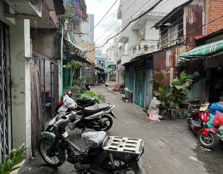 Cơ hội hiếm có sở hữu nhà lô góc 2 tầng Quận 6 giá tốt... Bán nhà riêng tại Bình Tiên, Hồ Chí Minh 01