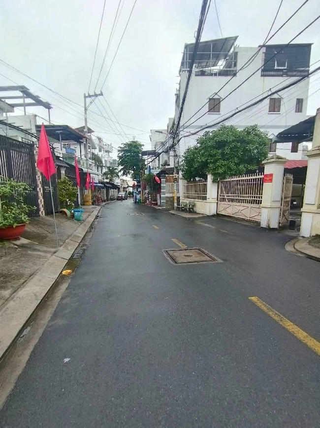Chính chủ bán nhà mặt tiền trương thị hoa.Tân thới hiệp.quận12 vuông vức ko lôk giới tại Hồ Chí Minh 04