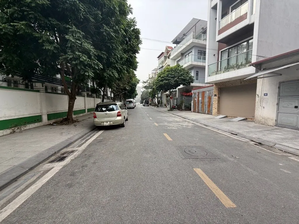 Cơ hội hiếm có sở hữu biệt thự mặt tiền rộng tại Thượng Thanh, Long Biên. Giá chốt không tưởng!... Bán nhà riêng tại Việt Hưng, Hà Nội 01