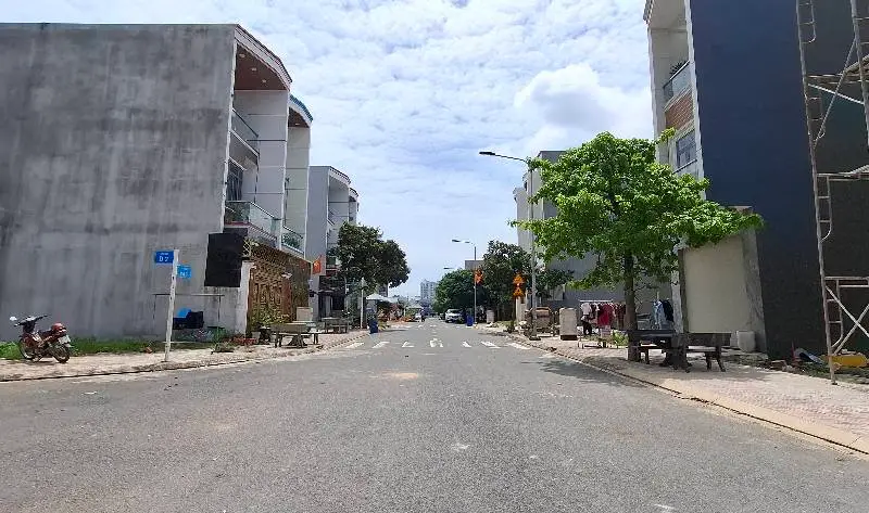 Cơ Hội Hiếm Có Sở Hữu Nhà 1 Trệt 2 Lầu Trung Tâm Thuận An Giá Giảm Sâu... Bán nhà riêng tại Dĩ An, Hồ Chí Minh 01