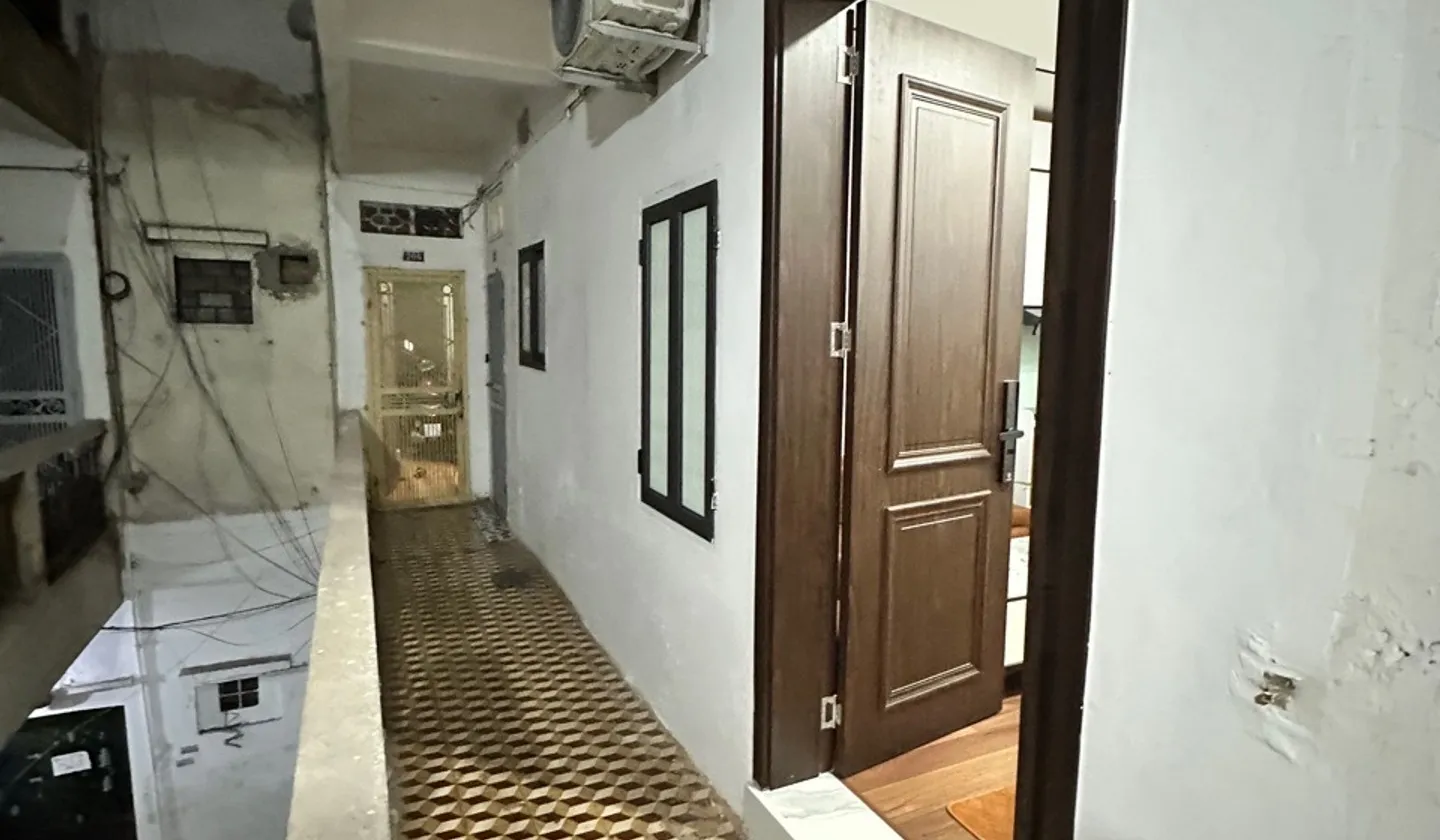 Cơ hội hiếm: Căn hộ tập thể 2 ngủ 2 mặt thoáng tại Chùa Láng, giá tốt... Bán căn hộ chung cư tại Láng, Hà Nội 01
