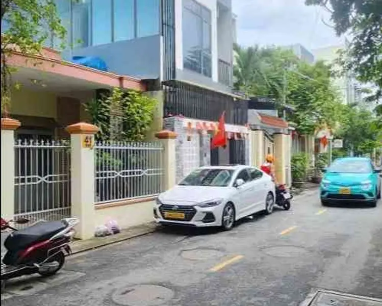 MẶT TIỀN TÔ HIẾN THÀNH – 35M² – 4 TẦNG + LỬNG – 7,8 TỶ – VÀI BƯỚC RA BIỂN
0762,658,925 - Hiền... Bán nhà mặt phố tại An Hải, Đà Nẵng 01