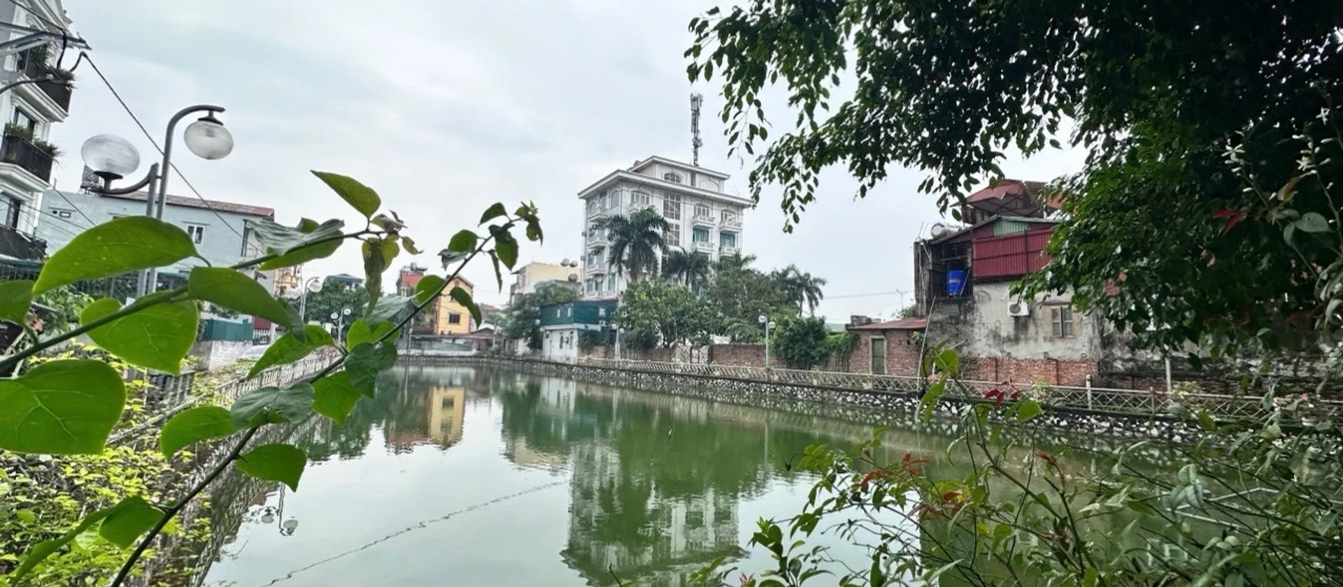 BÁN ĐẤT PHÚC LỢI 30M2- MT 4.8M- MẶT HỒ, Ô TÔ THÔNG.... Bán đất tại Phúc Lợi, Hà Nội 01