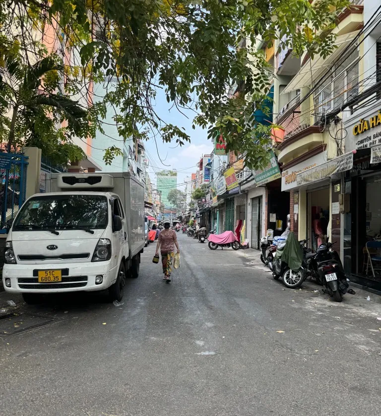Nhà đẹp 2 tầng giáp trung tâm, giá cực tốt 10.3 tỷ... Bán nhà riêng tại Tân Hòa, Hồ Chí Minh 01