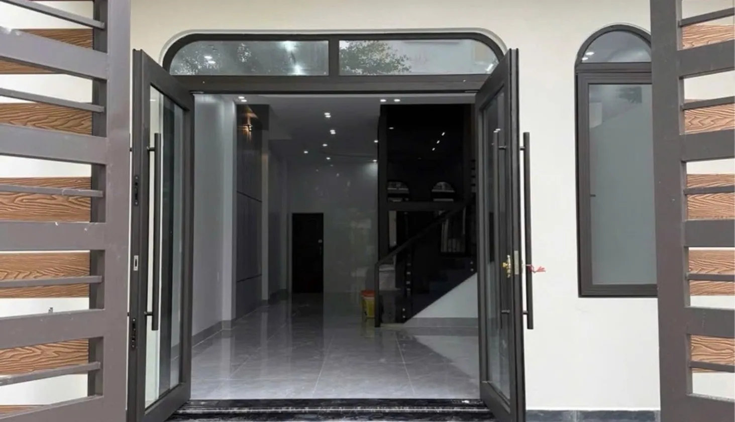Bán nhà mặt phố khu 7 Cao Thắng, Phường Hà Lầm, 75m2, nhà mới, thang máy chờ... Bán nhà mặt phố tại Hà Lầm, Quảng Ninh 01