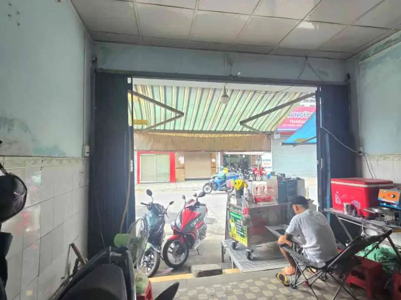 Nhà mặt phố đỉnh, kinh doanh tấp nập, có hẻm sau tiện lợi... Bán nhà mặt phố tại An Hội Đông, Hồ Chí Minh 01