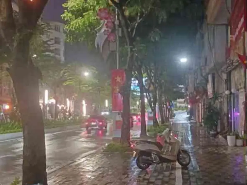 Cơ hội hiếm có sở hữu nhà mặt phố Lạc Long Quân vị trí kim cương... Bán nhà mặt phố tại Tây Hồ, Hà Nội 01