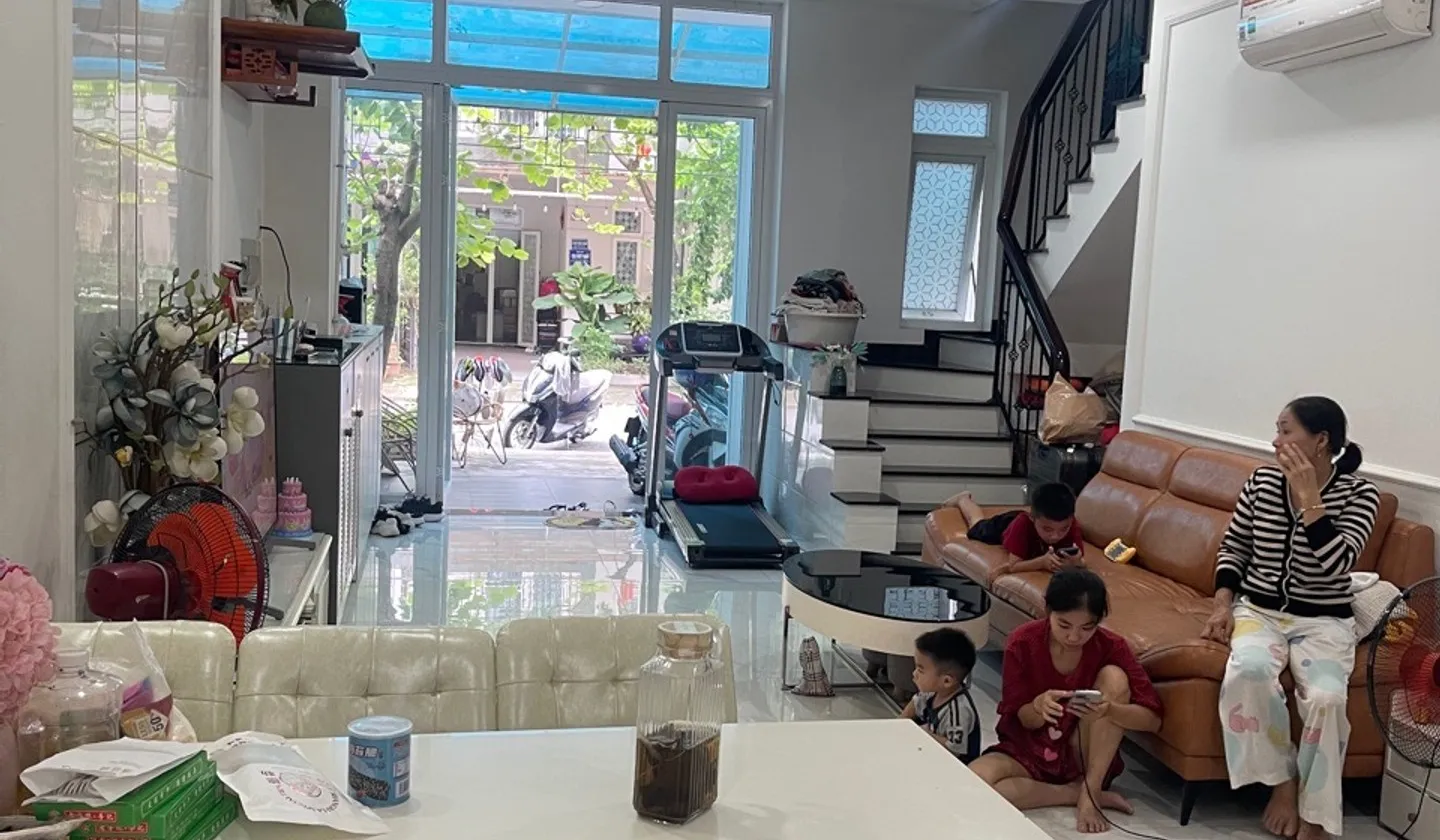 Chỉ 11 tỷ có ngay nhà phố 3 tầng khu compoud Park Riveside bưng ông thoàn q9... Bán nhà mặt phố tại Long Trường, Hồ Chí Minh 01