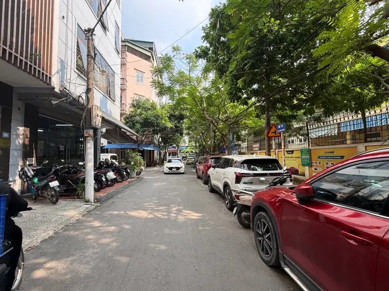 Bán nhà riêng 9 tầng tại phường Từ Liêm, Hà Nội với thiết kế hiện đại và tiện nghi... Bán nhà riêng tại Từ Liêm, Hà Nội 01