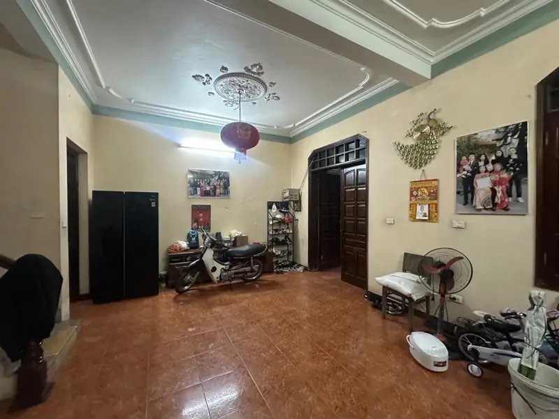 Bán nhà riêng 3 tầng gần Hồ Tây, diện tích 239m2, hướng Nam... Bán nhà riêng tại Tây Hồ, Hà Nội 01