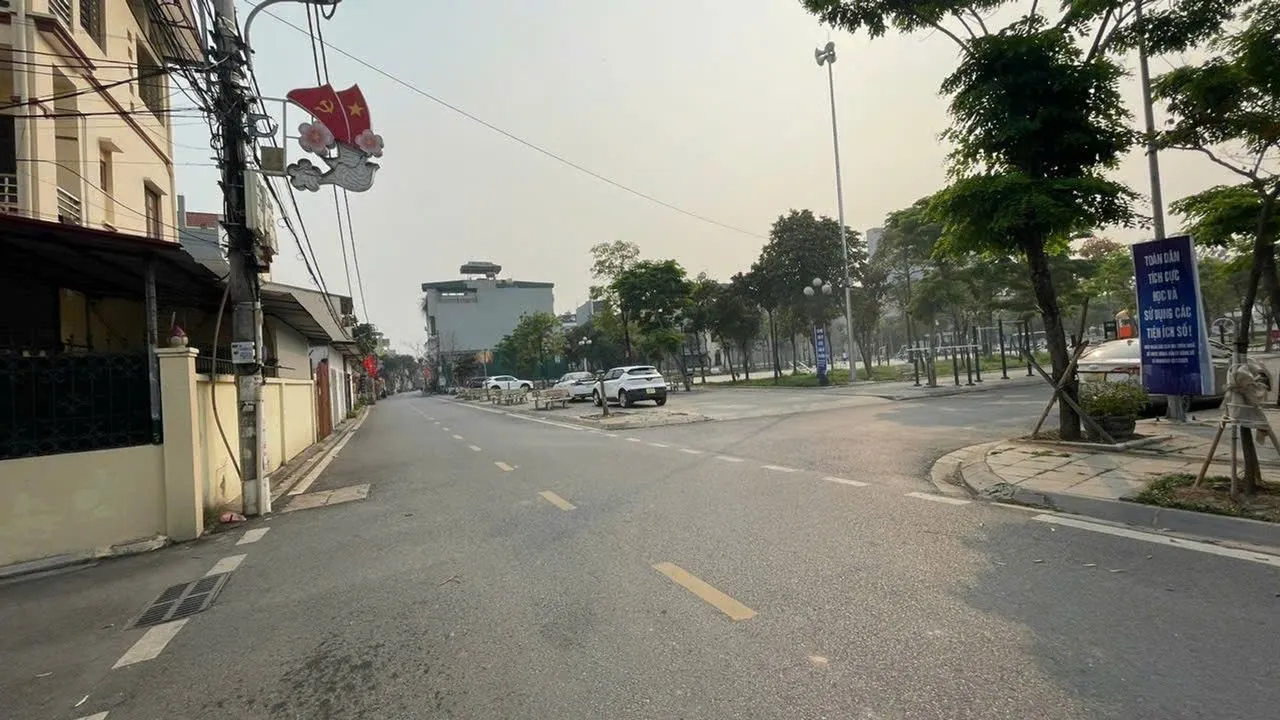 Hàng đẹ
👉tiện tích: 40m
👉MT=Hậu: 4.98m full thổ cư
👉Đường trước đất thoáng rộng, ô tô 🚘 thôn... Bán đất tại Sóc Sơn, Hà Nội 01