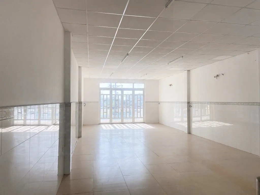 Bán nhà mặt phố 2 tầng, diện tích 240m2, giá ưu đãi tại Quận 9... Bán nhà mặt phố tại Long Bình, Hồ Chí Minh 01