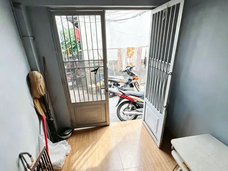 Gần Chợ Xóm Chiếu - 2 Tầng - 34m² - Nhỉnh 2 tỷ... Bán nhà riêng tại Khánh Hội, Hồ Chí Minh 01