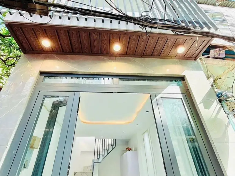 Nhà 2 tầng gần Quận 5, Quận 1 diện tích 12.2m2... Bán nhà riêng tại Chánh Hưng, Hồ Chí Minh 01
