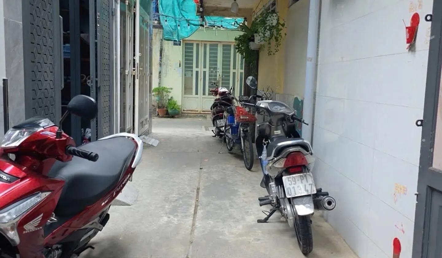 Bán nhà 2 tầng hướng Tây Nam gần chợ xã Trần Văn Quang... Bán nhà riêng tại Bảy Hiền, Hồ Chí Minh 01