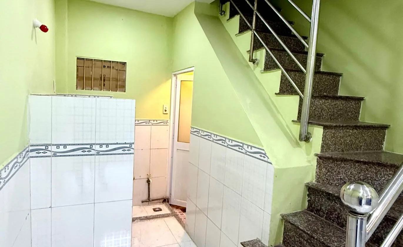 Nhà nhỏ xinh Hẻm Bình Đông giá hạt dẻ chưa đầy 2 tỷ... Bán nhà riêng tại Phú Định, Hồ Chí Minh 01