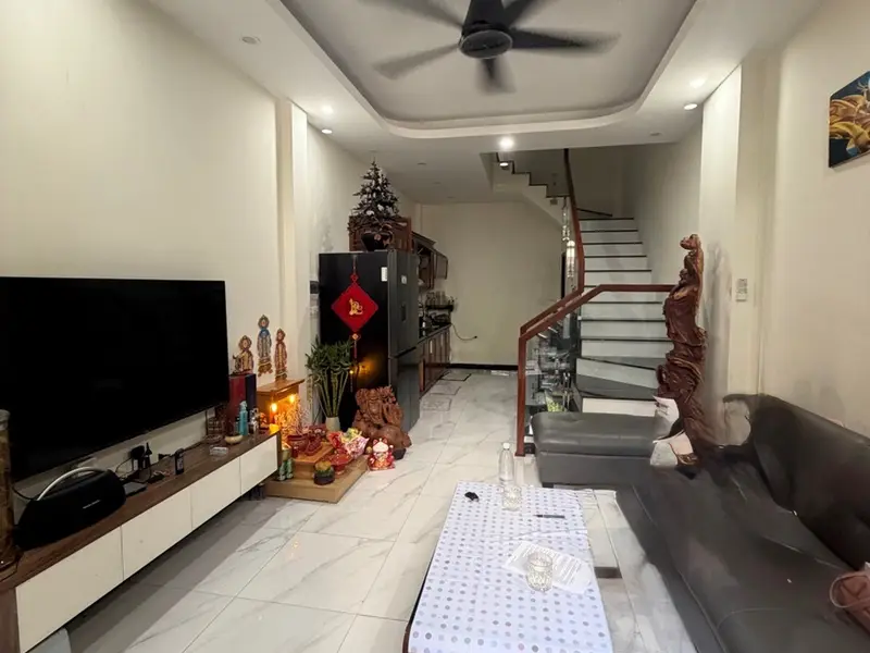 Nhà 5 tầng mới tại Gia Thuỵ với thiết kế hiện đại và vị trí thuận tiện... Bán nhà riêng tại Bồ Đề, Hà Nội 01