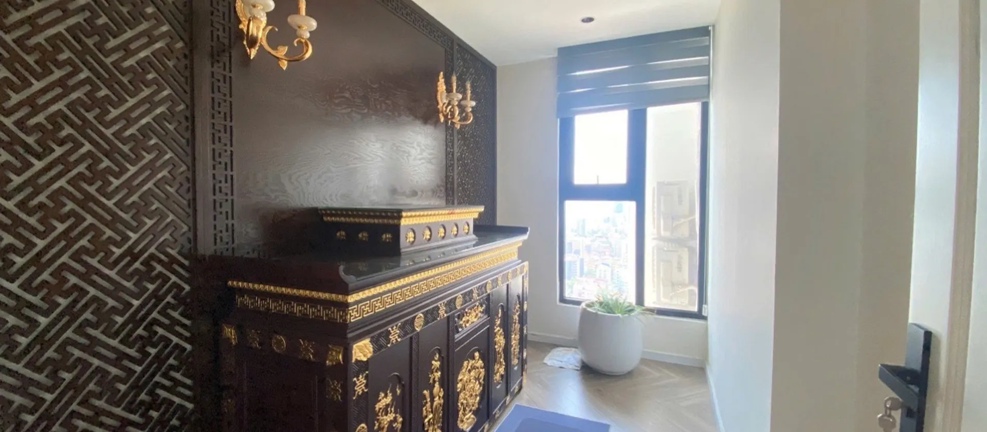 Thiết kế căn hộ: Diện tích 180m², thiết kế 2 tầng, 3 phòng ngủ, 3WC, 1 phòng khách, bếp.
- Ban cô... Bán căn hộ chung cư tại Láng, Hà Nội 01