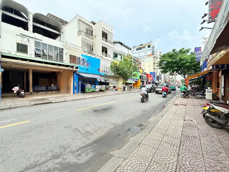 Bán nhà mặt phố 188.5m² - Hoàng Hoa Thám, Nhà Ga T3-3 Tầng- Tân Bình - 43 tỷ VNĐ... Bán nhà mặt phố tại Bảy Hiền, Hồ Chí Minh 01