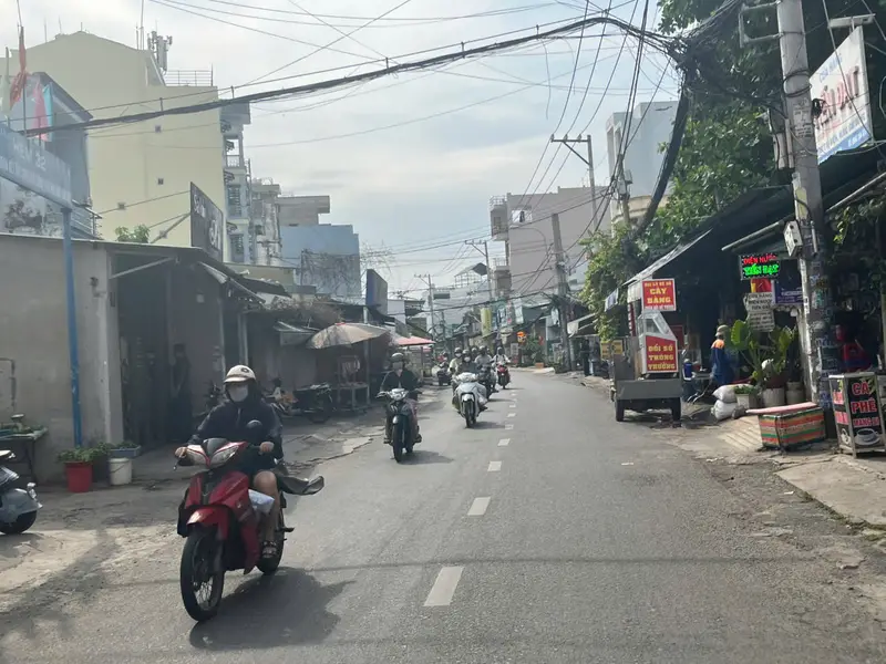Nhà mặt phố phan văn hớn Tân Thới Nhất, lô góc, mặt tiền rộng 11.5m... Bán nhà mặt phố tại Đông Hưng Thuận, Hồ Chí Minh 01