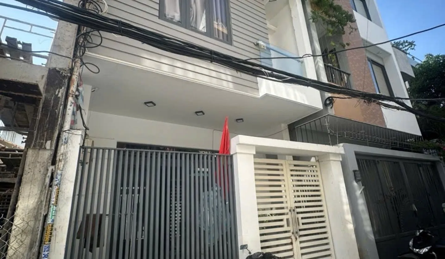 Cơ hội hiếm có nhà 2 tầng đẹp tại phường Ngũ Hành Sơn, Đà Nẵng
LIÊN HỆ EM TRANG 0901952926... Bán nhà riêng tại Ngũ Hành Sơn, Đà Nẵng 01