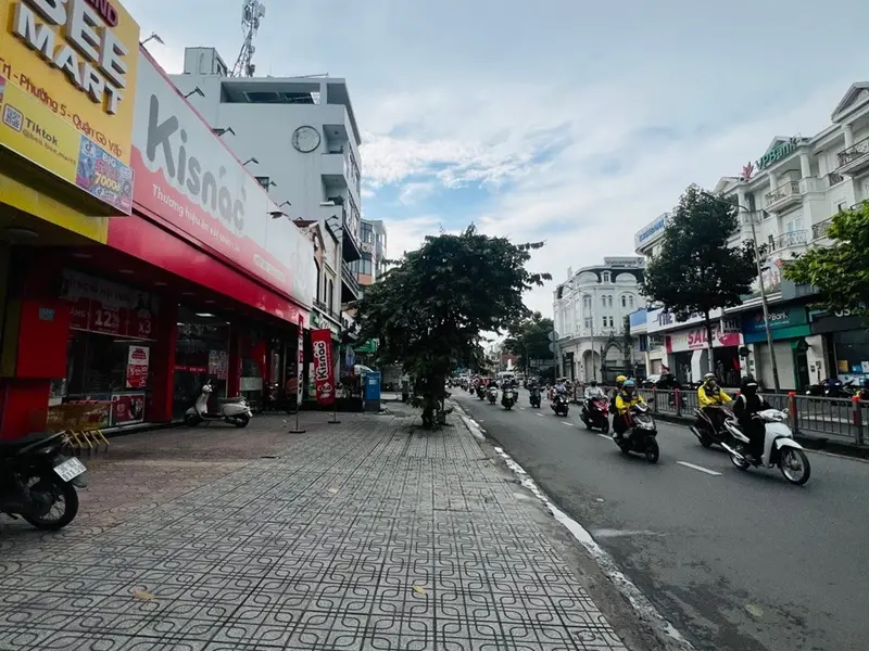 Bán nhà mặt tiền Phan Văn Trị, 5 tầng, diện tích 63m² tại quận trung tâm, giá 36 tỷ... Bán nhà mặt phố tại An Nhơn, Hồ Chí Minh 01
