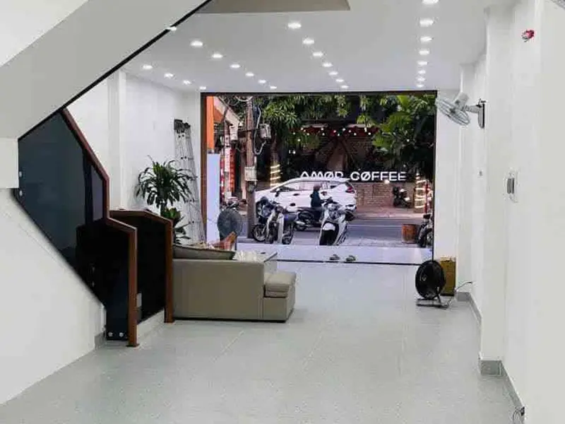 🚨 **11,2 TỶ – CÓ MỘT CHI TIẾT Ở CĂN NÀY KHIẾN NGƯỜI MUA KINH DOANH PHẢI QUAY LẠI XEM…**... Bán nhà mặt phố tại Hòa Xuân, Đà Nẵng 01