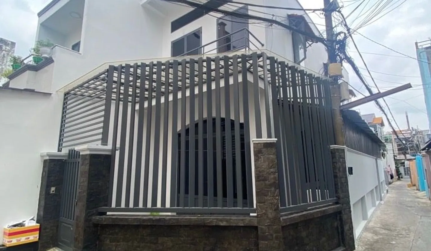 Bán nhà góc 2 tầng 5PN 4WC hẻm ô tô Phan Văn Hớn, khu dân trí cao... Bán nhà riêng tại Đông Hưng Thuận, Hồ Chí Minh 01