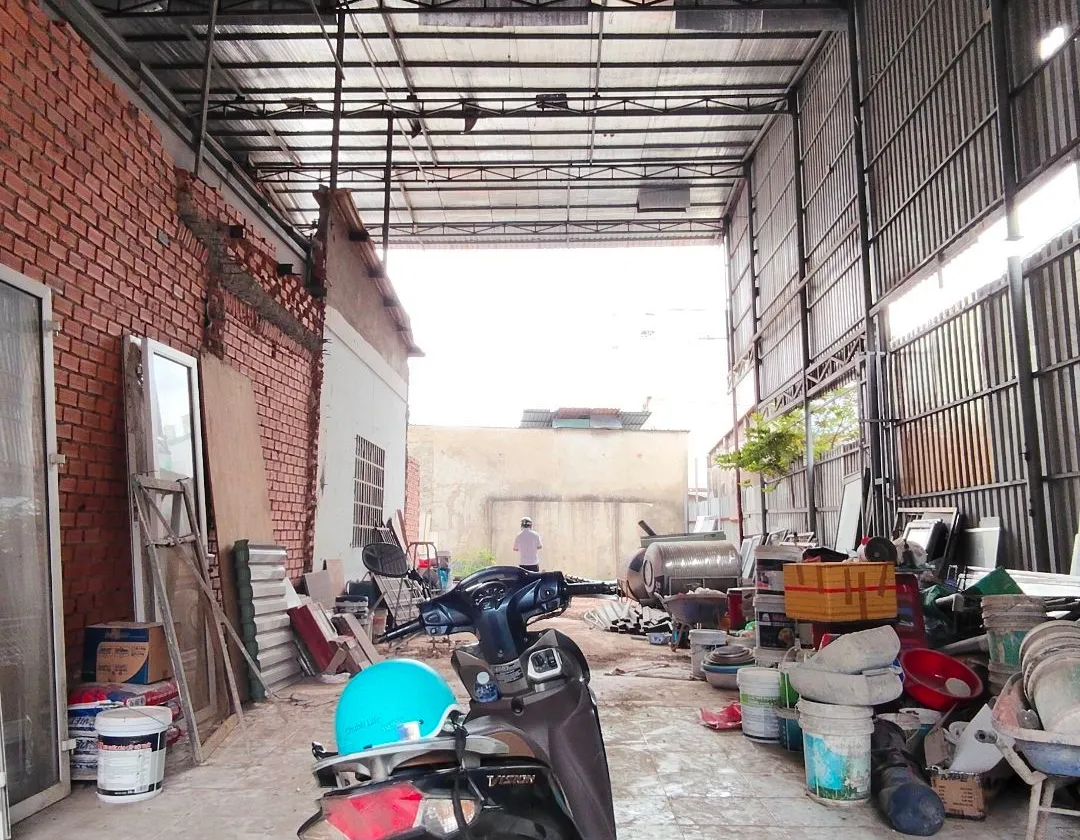 Bán nhà xưởng 194m2 tại phường Bình Tân, giá giảm còn 9.8 tỷ... Bán kho, nhà xưởng tại Bình Tân, Hồ Chí Minh 01