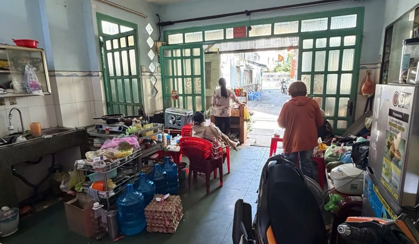 Bán nhà Gia Phú- Bình Tiên- Quận 6
- diện tích 38m2, ngang 5 dài 7,5m
- Kết cấu: 2 tầng, 2pn, 2wc
-... Bán nhà riêng tại Bình Tiên, Hồ Chí Minh 01