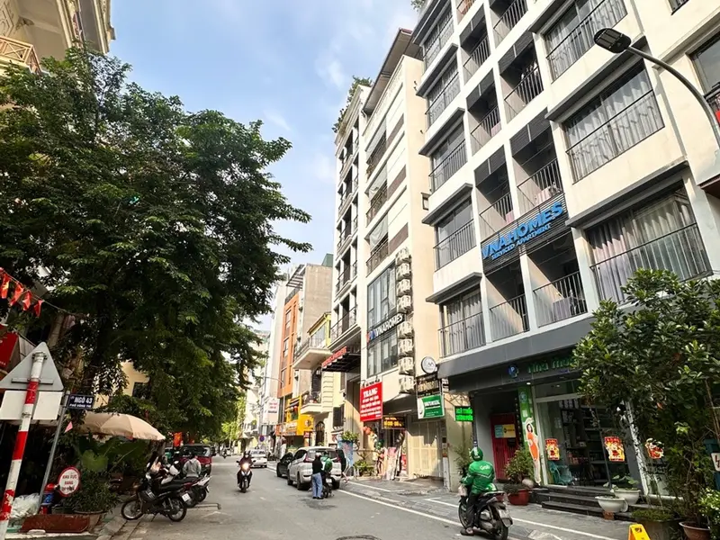 HỒ TÂY - VỊ TRÍ CỰC HIẾM NHÀ BÁN - NGÕ THÔNG - THANG MÁY - GẦN Ô TÔ - FULL NỘI THẤT... Bán nhà riêng tại Tây Hồ, Hà Nội 01
