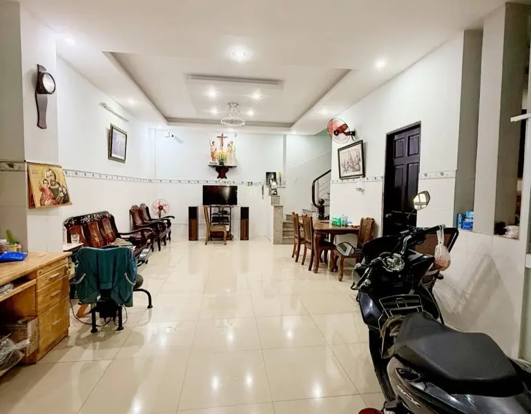 Bán nhà mặt tiền tại Tân Thới Nhất 1, Quận 12, mặt tiền rộng 8.5m, giá 12.8 tỷ... Bán nhà mặt phố tại Đông Hưng Thuận, Hồ Chí Minh 01