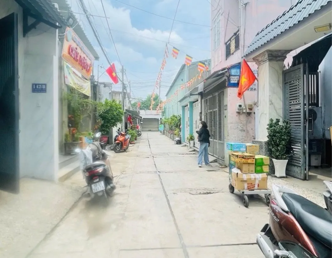 Bán nhà riêng 3 tầng 80m2 tại Bình Tân, hẻm xe hơi, pháp lý rõ ràng, giá 8,6 tỷ... Bán nhà riêng tại Bình Tân, Hồ Chí Minh 01